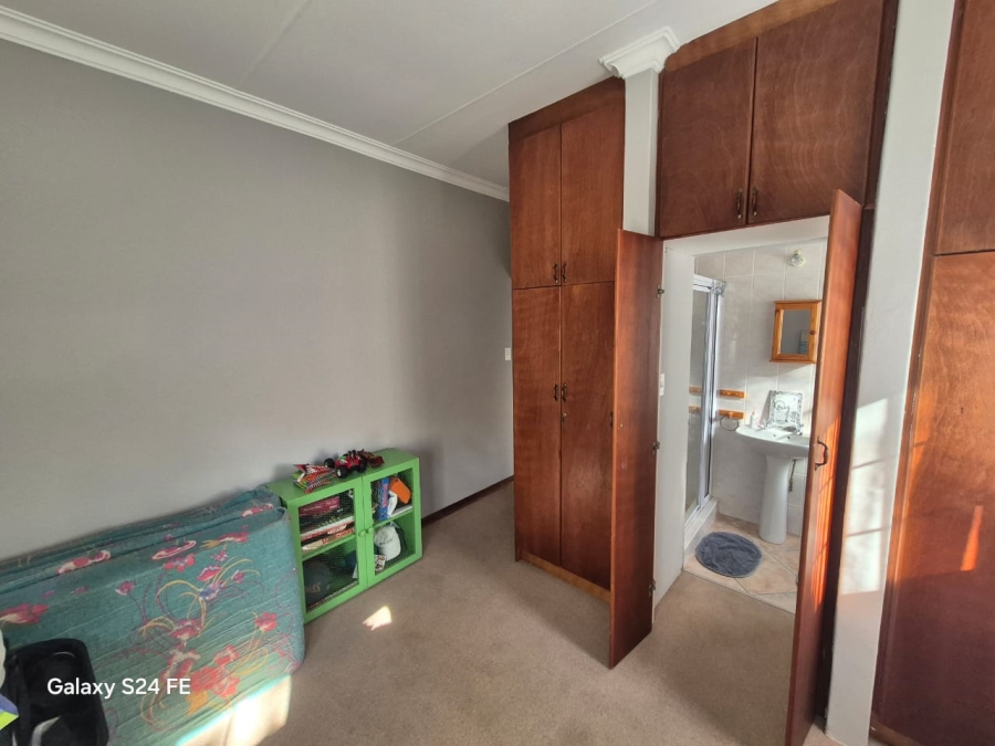 5 Bedroom Property for Sale in Cashan North West